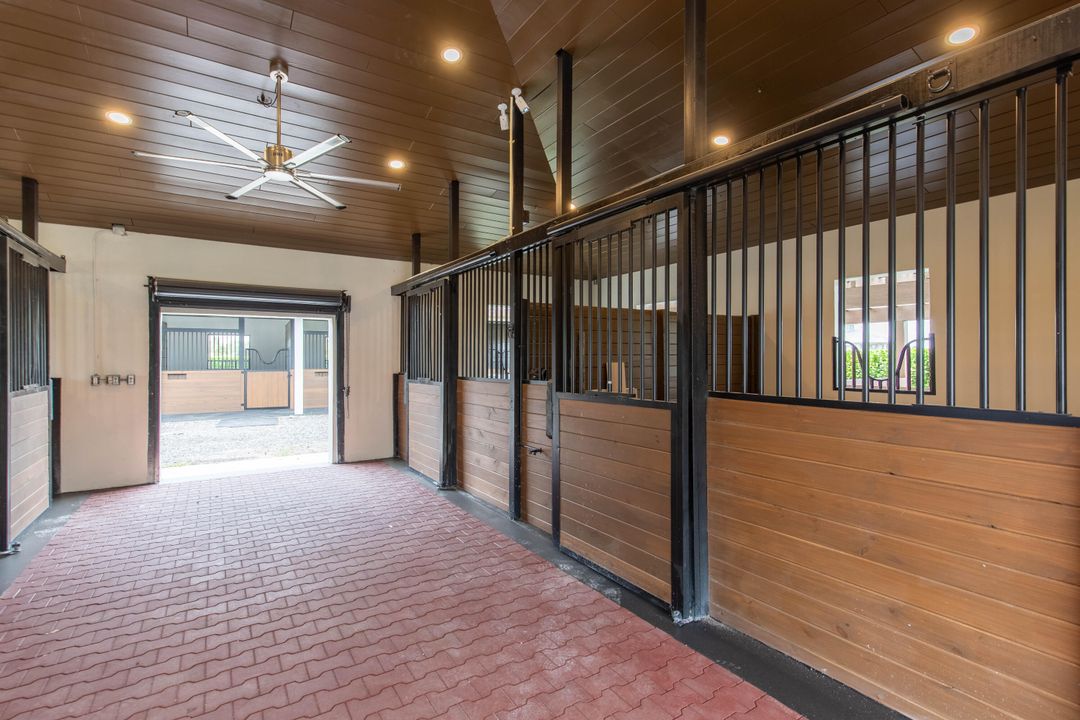 Active With Contract: $15,000 (4 beds, 3 baths, 2730 Square Feet)