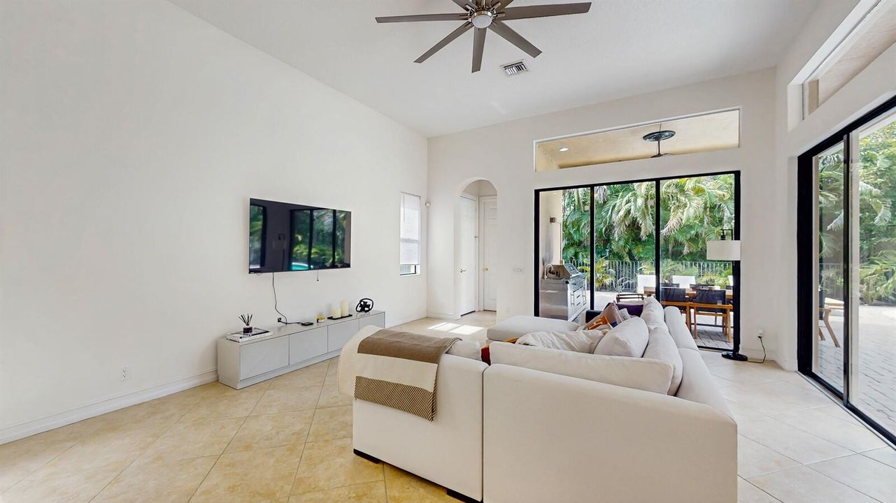 For Sale: $1,099,000 (4 beds, 4 baths, 3717 Square Feet)