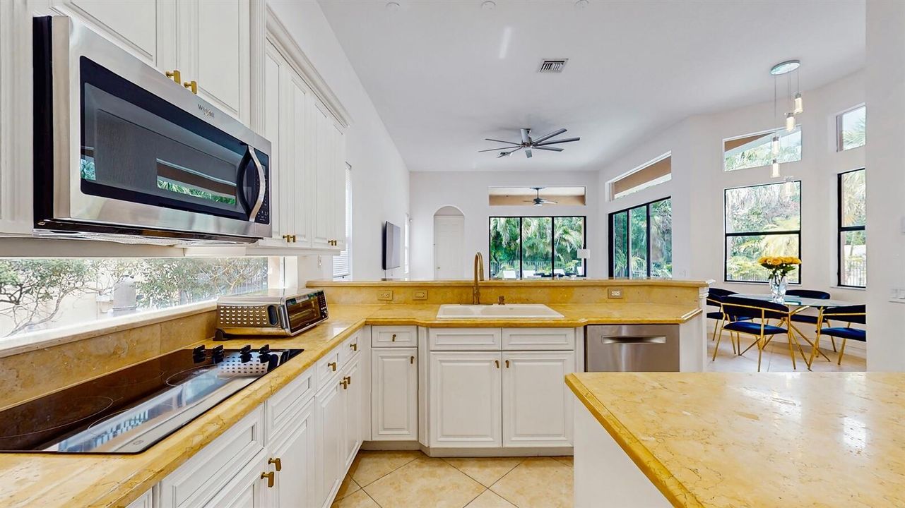 For Sale: $1,099,000 (4 beds, 4 baths, 3717 Square Feet)