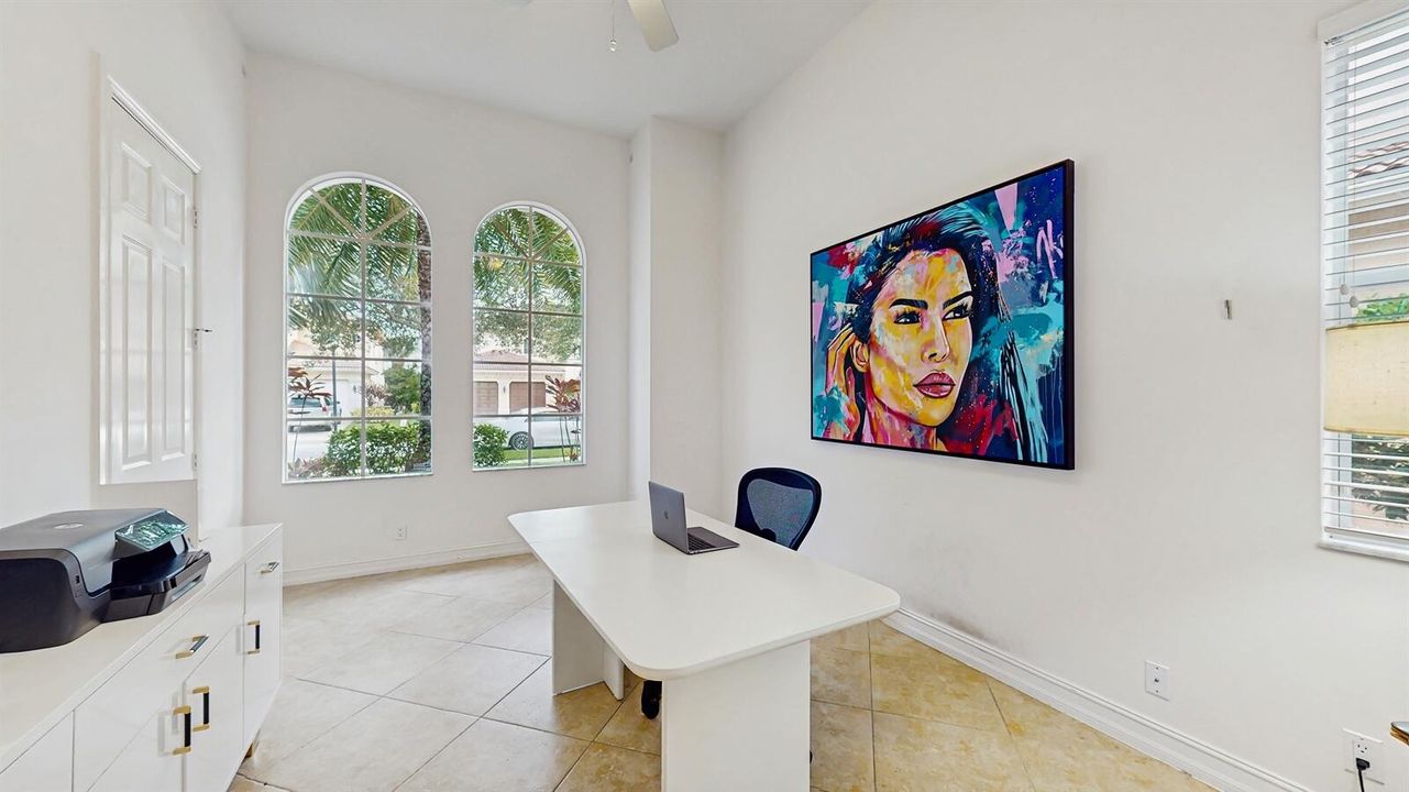 For Sale: $1,099,000 (4 beds, 4 baths, 3717 Square Feet)