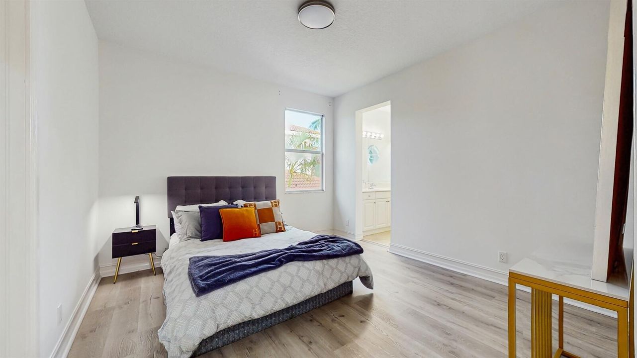 For Sale: $1,099,000 (4 beds, 4 baths, 3717 Square Feet)