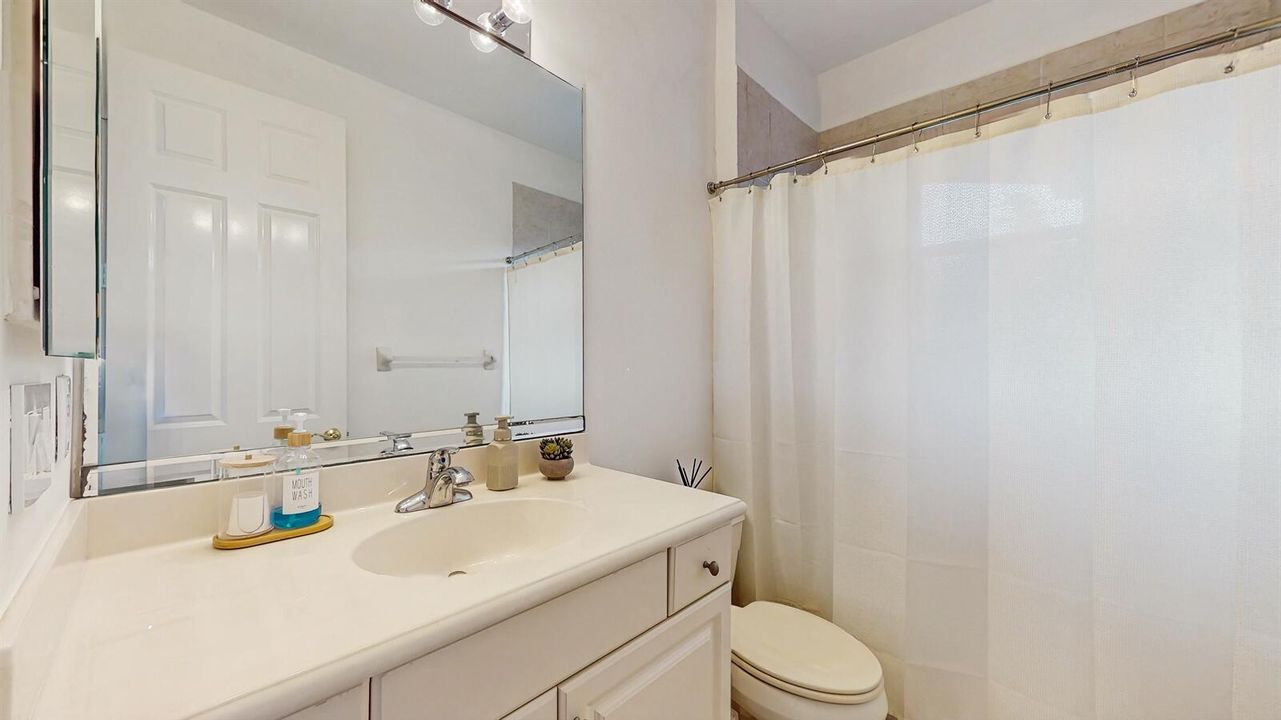 For Sale: $1,099,000 (4 beds, 4 baths, 3717 Square Feet)