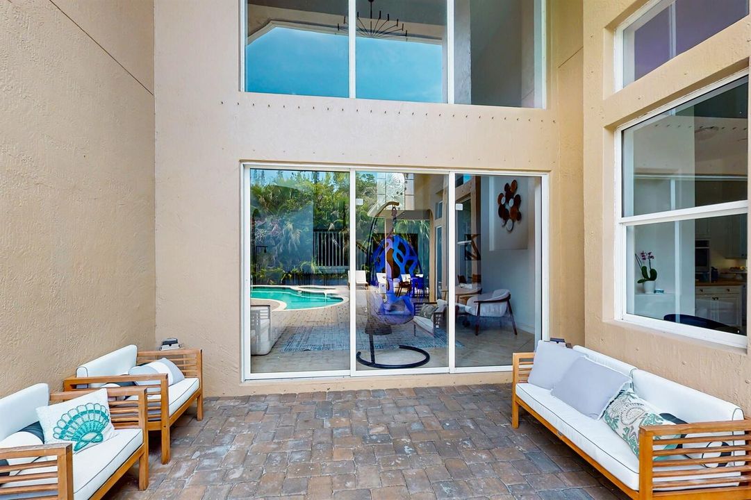 For Sale: $1,099,000 (4 beds, 4 baths, 3717 Square Feet)