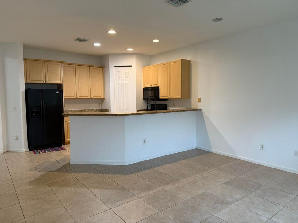 For Rent: $4,500 (3 beds, 3 baths, 2201 Square Feet)