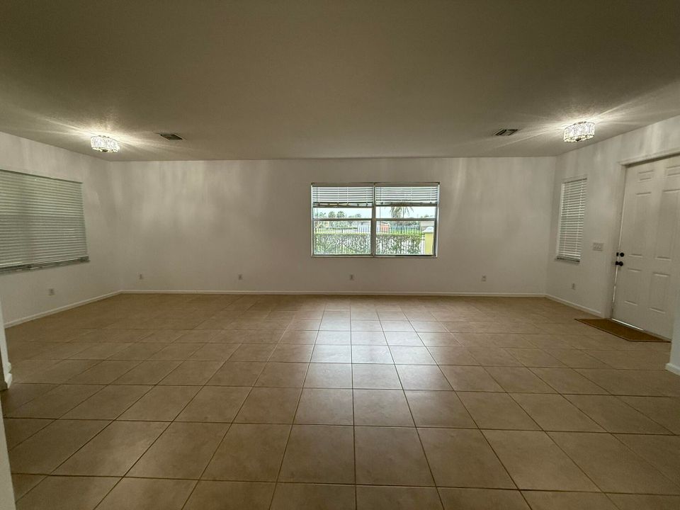 For Rent: $4,500 (3 beds, 3 baths, 2201 Square Feet)