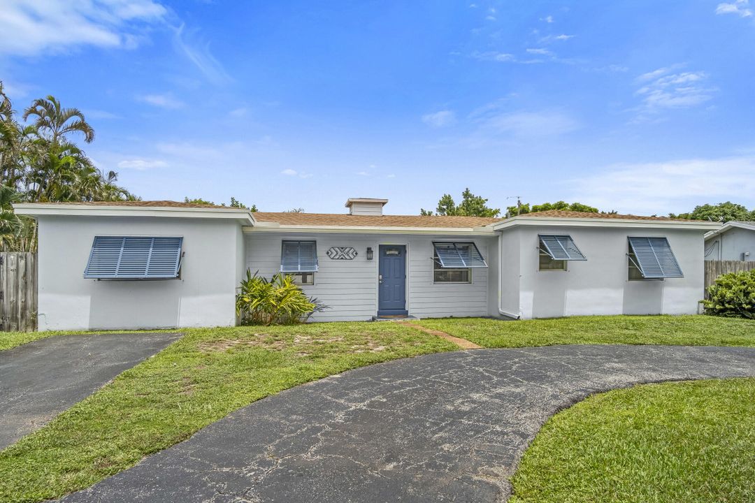 待售: $700,000 (3 贝兹, 2 浴室, 1645 平方英尺)