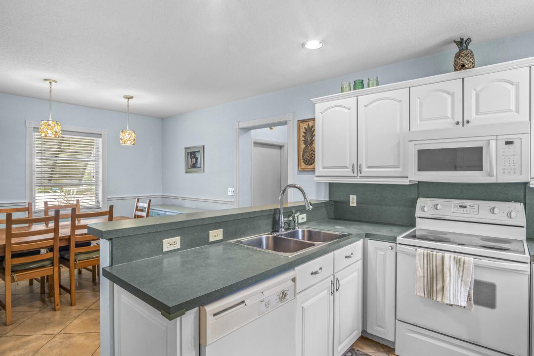 待售: $700,000 (3 贝兹, 2 浴室, 1645 平方英尺)