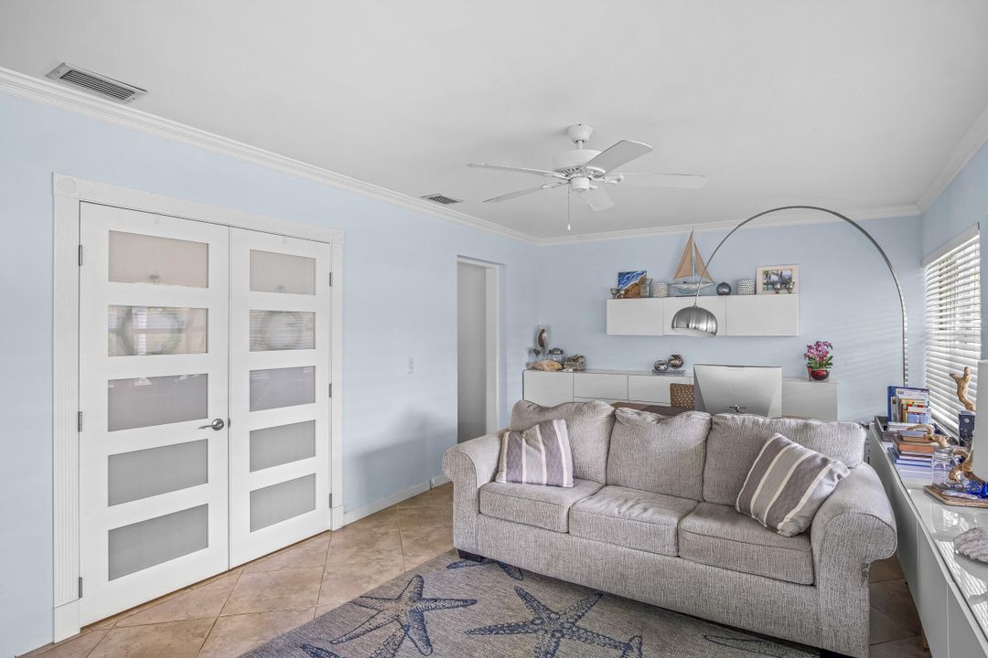 待售: $700,000 (3 贝兹, 2 浴室, 1645 平方英尺)