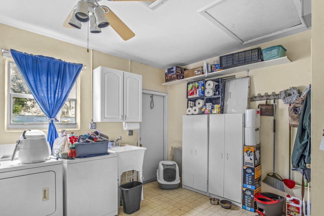 待售: $700,000 (3 贝兹, 2 浴室, 1645 平方英尺)