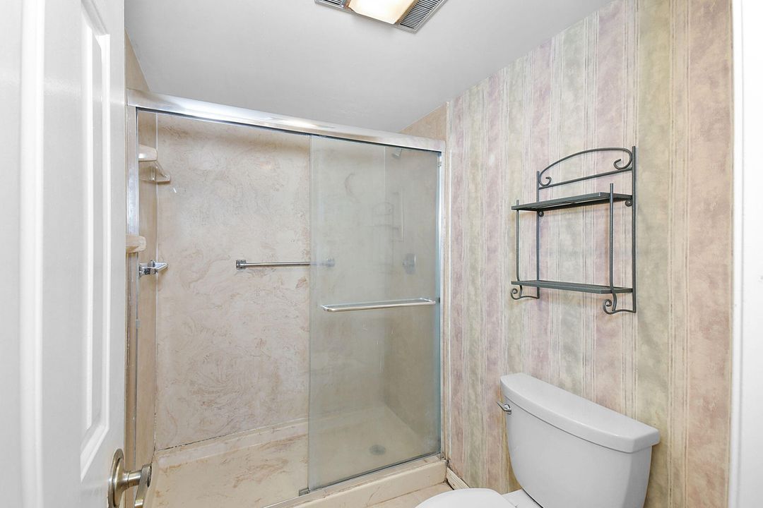 待售: $300,000 (3 贝兹, 2 浴室, 1684 平方英尺)