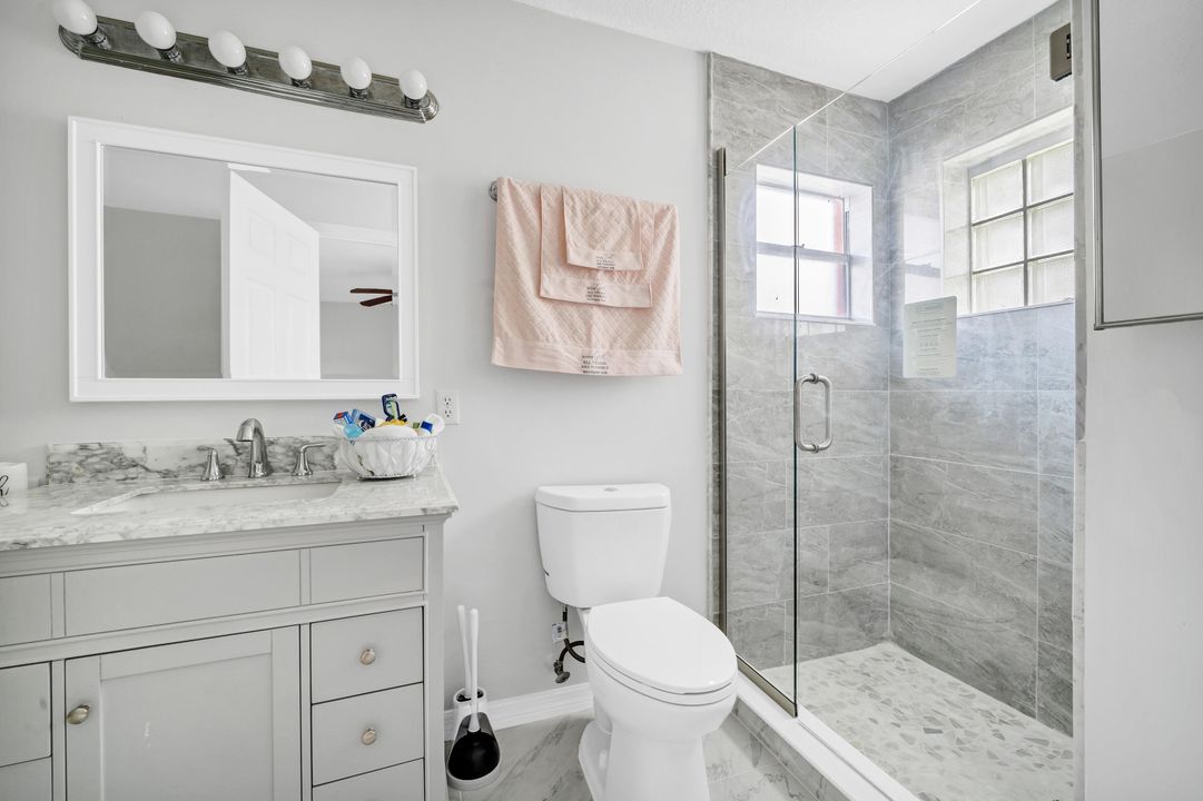 合同活跃: $559,900 (4 贝兹, 3 浴室, 1720 平方英尺)