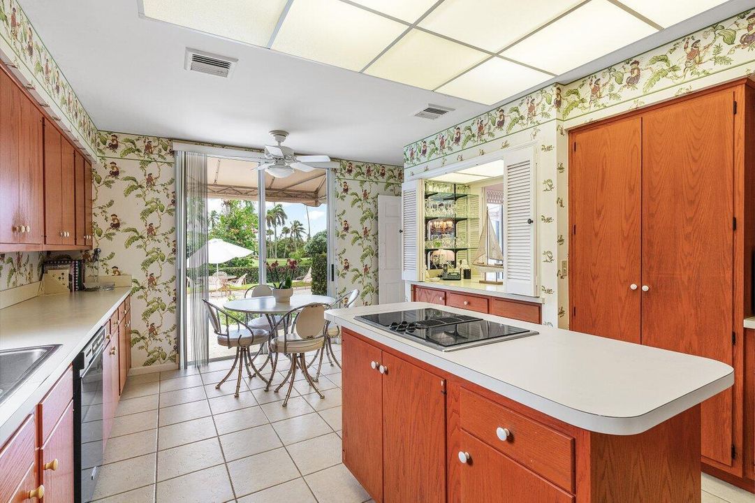 Active With Contract: $12,500,000 (7 beds, 7 baths, 5432 Square Feet)