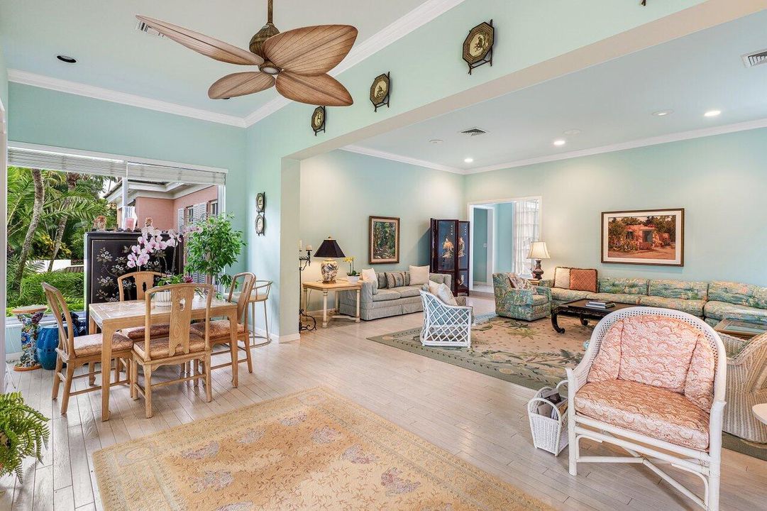 Active With Contract: $12,500,000 (7 beds, 7 baths, 5432 Square Feet)