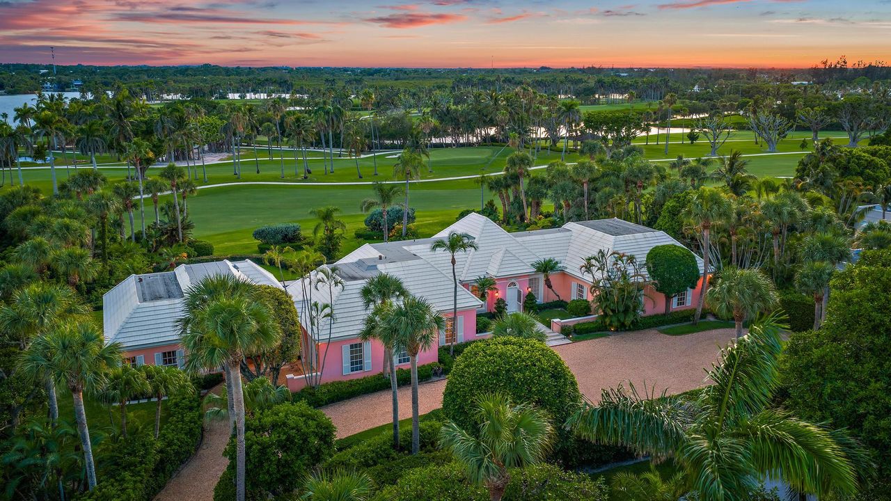 Active With Contract: $12,500,000 (7 beds, 7 baths, 5432 Square Feet)