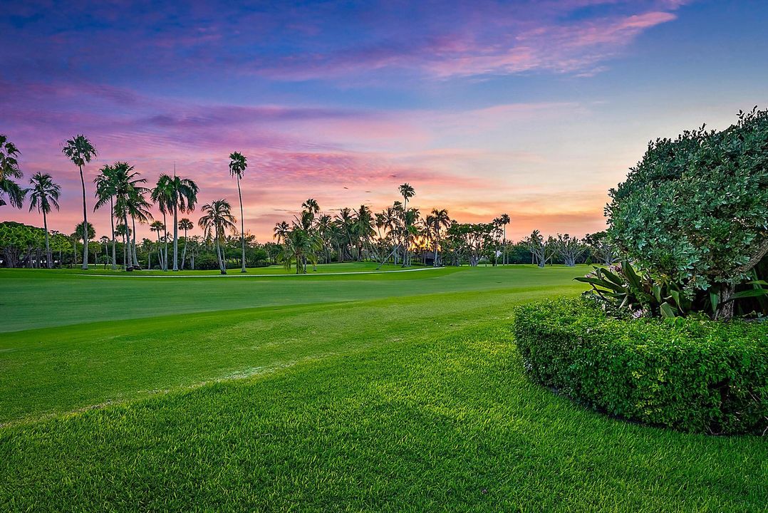 Active With Contract: $12,500,000 (7 beds, 7 baths, 5432 Square Feet)