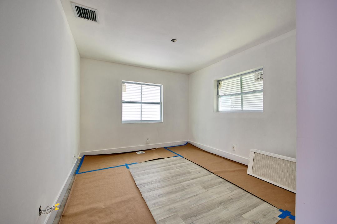 合同活跃: $850,000 (5 贝兹, 4 浴室, 2382 平方英尺)