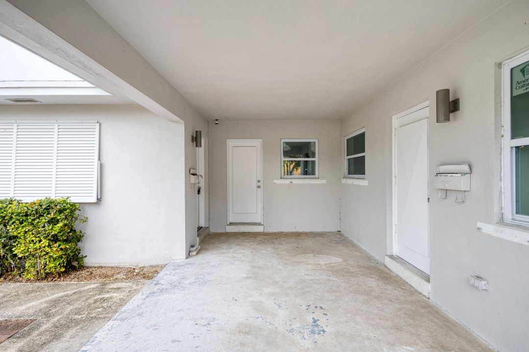 合同活跃: $850,000 (5 贝兹, 4 浴室, 2382 平方英尺)