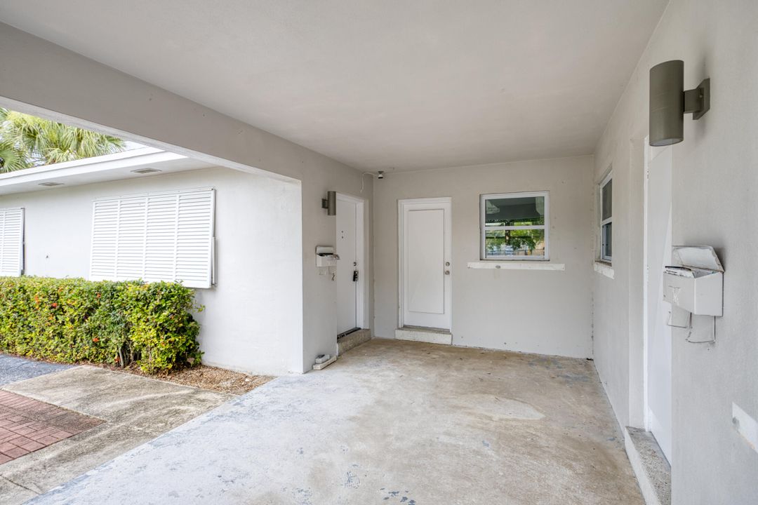 合同活跃: $850,000 (5 贝兹, 4 浴室, 2382 平方英尺)