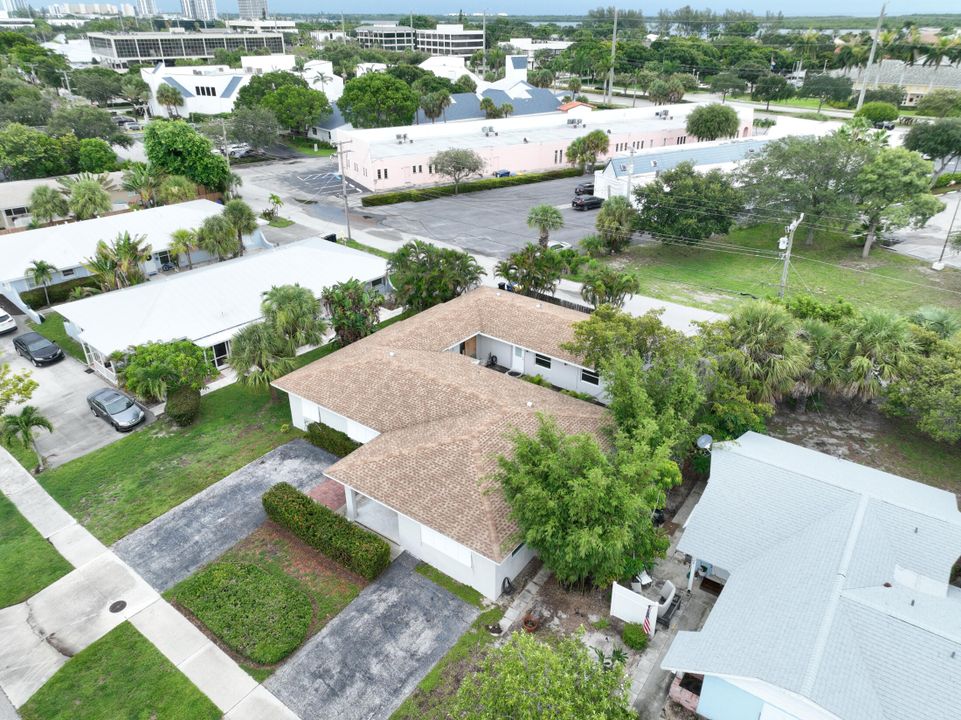 合同活跃: $850,000 (5 贝兹, 4 浴室, 2382 平方英尺)