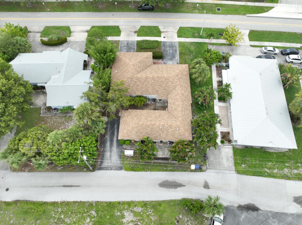 合同活跃: $850,000 (5 贝兹, 4 浴室, 2382 平方英尺)