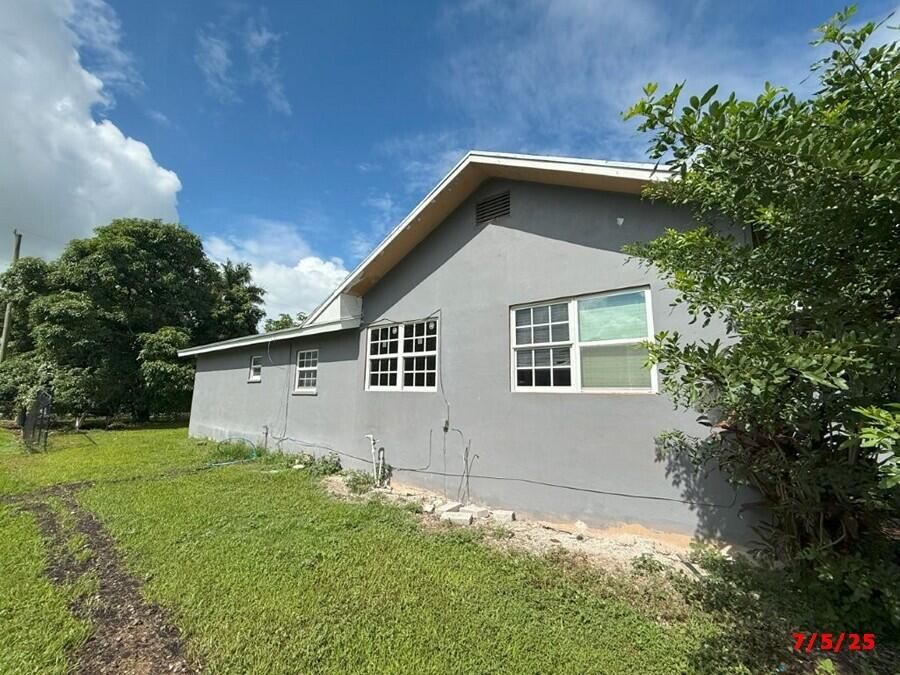 待售: $160,000 (3 贝兹, 2 浴室, 1729 平方英尺)