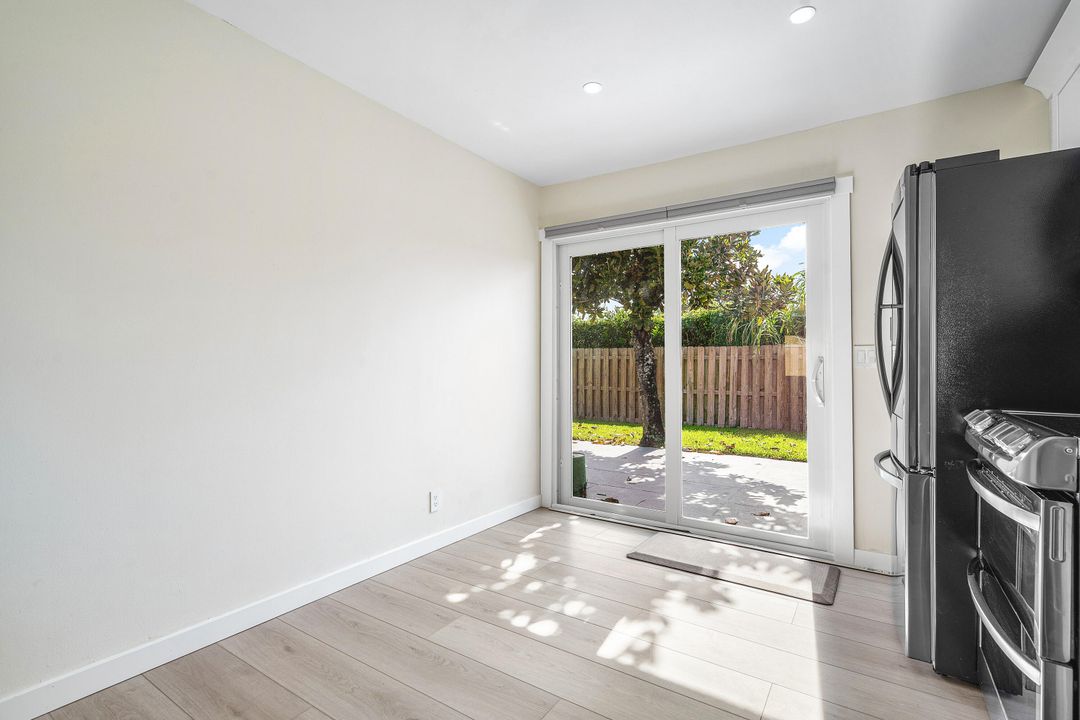 На продажу: $335,000 (3 спален, 2 ванн, 1312 Квадратных фут)