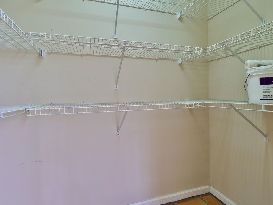 For Sale: $294,990 (2 beds, 2 baths, 1040 Square Feet)