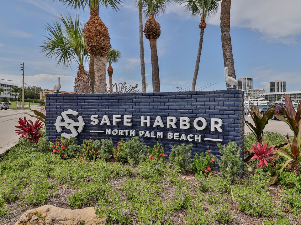 For Sale: $294,990 (2 beds, 2 baths, 1040 Square Feet)