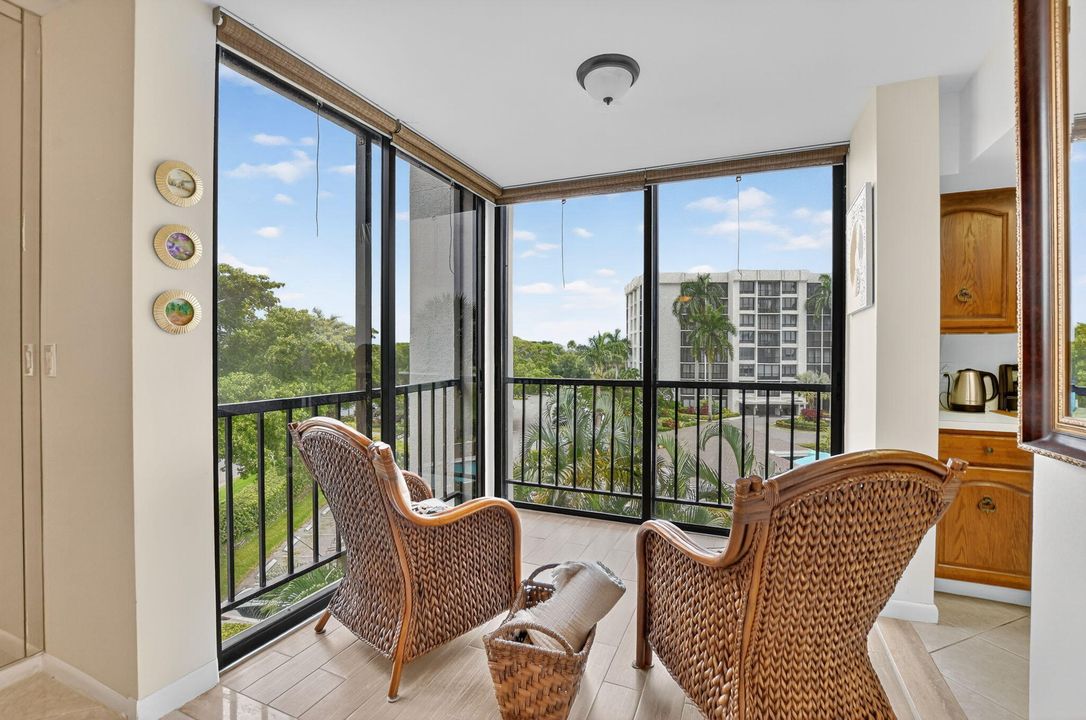 合同活跃: $6,000 (2 贝兹, 2 浴室, 1260 平方英尺)