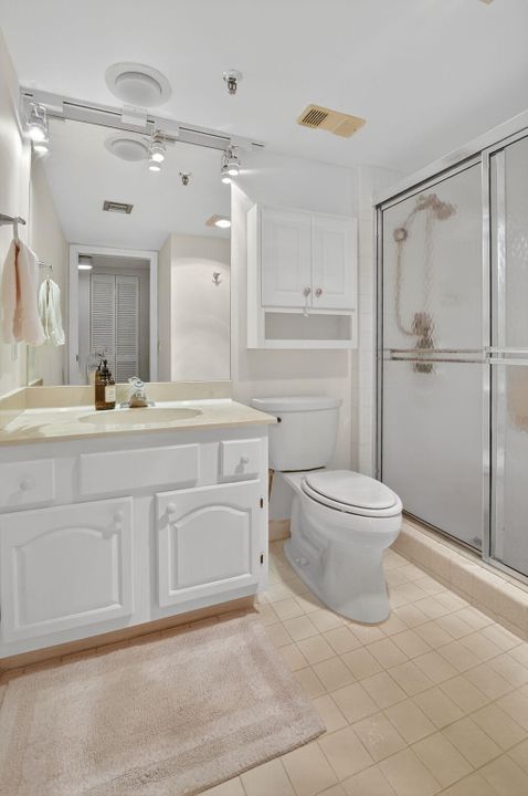 合同活跃: $6,000 (2 贝兹, 2 浴室, 1260 平方英尺)