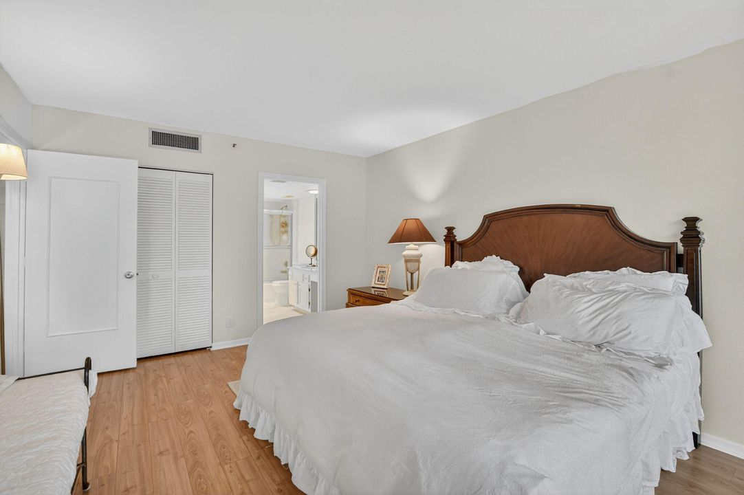 合同活跃: $6,000 (2 贝兹, 2 浴室, 1260 平方英尺)