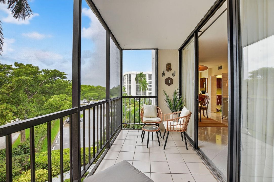 合同活跃: $6,000 (2 贝兹, 2 浴室, 1260 平方英尺)