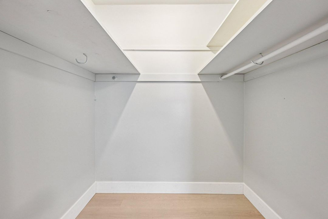 Active With Contract: $389,900 (3 beds, 2 baths, 1718 Square Feet)