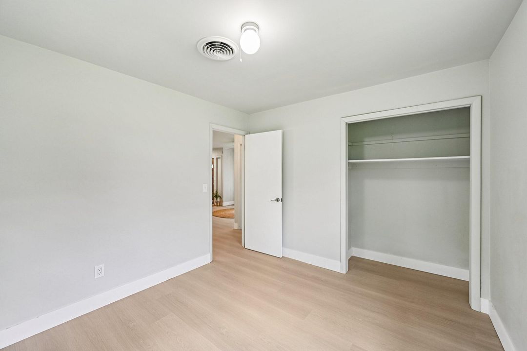 Active With Contract: $389,900 (3 beds, 2 baths, 1718 Square Feet)