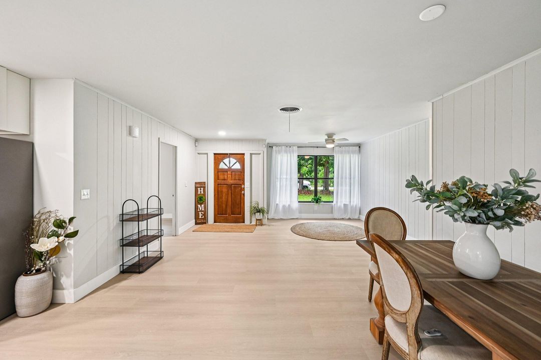 Active With Contract: $389,900 (3 beds, 2 baths, 1718 Square Feet)