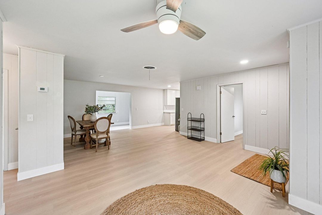 Active With Contract: $389,900 (3 beds, 2 baths, 1718 Square Feet)