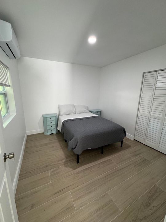 合同活跃: $2,200 (1 贝兹, 1 浴室, 1692 平方英尺)