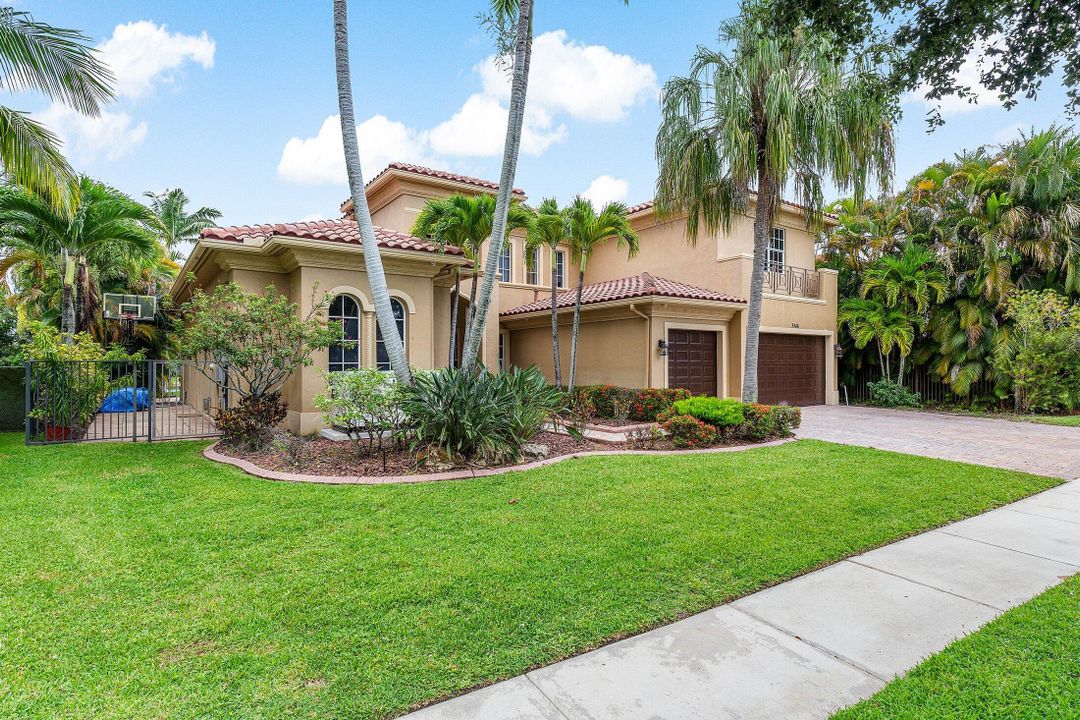 For Sale: $1,750,000 (7 beds, 5 baths, 3844 Square Feet)