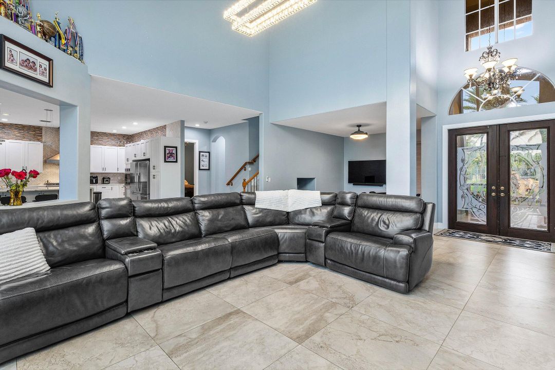 For Sale: $1,750,000 (7 beds, 5 baths, 3844 Square Feet)