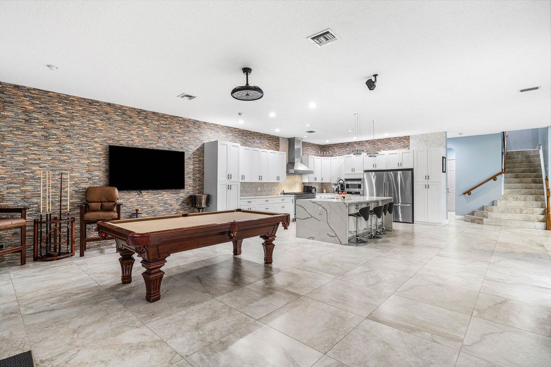 For Sale: $1,750,000 (7 beds, 5 baths, 3844 Square Feet)