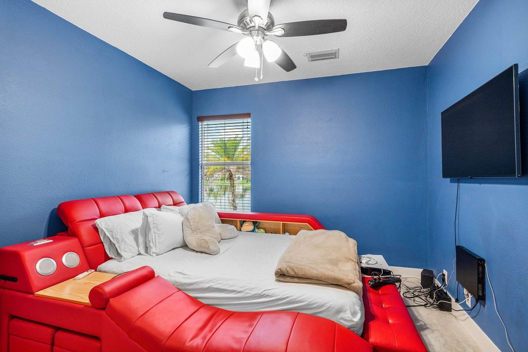 For Sale: $1,750,000 (7 beds, 5 baths, 3844 Square Feet)