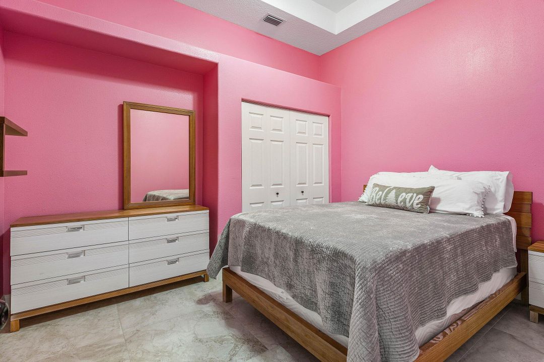 For Sale: $1,750,000 (7 beds, 5 baths, 3844 Square Feet)