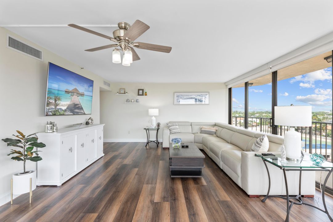 合同活跃: $8,000 (2 贝兹, 2 浴室, 1385 平方英尺)