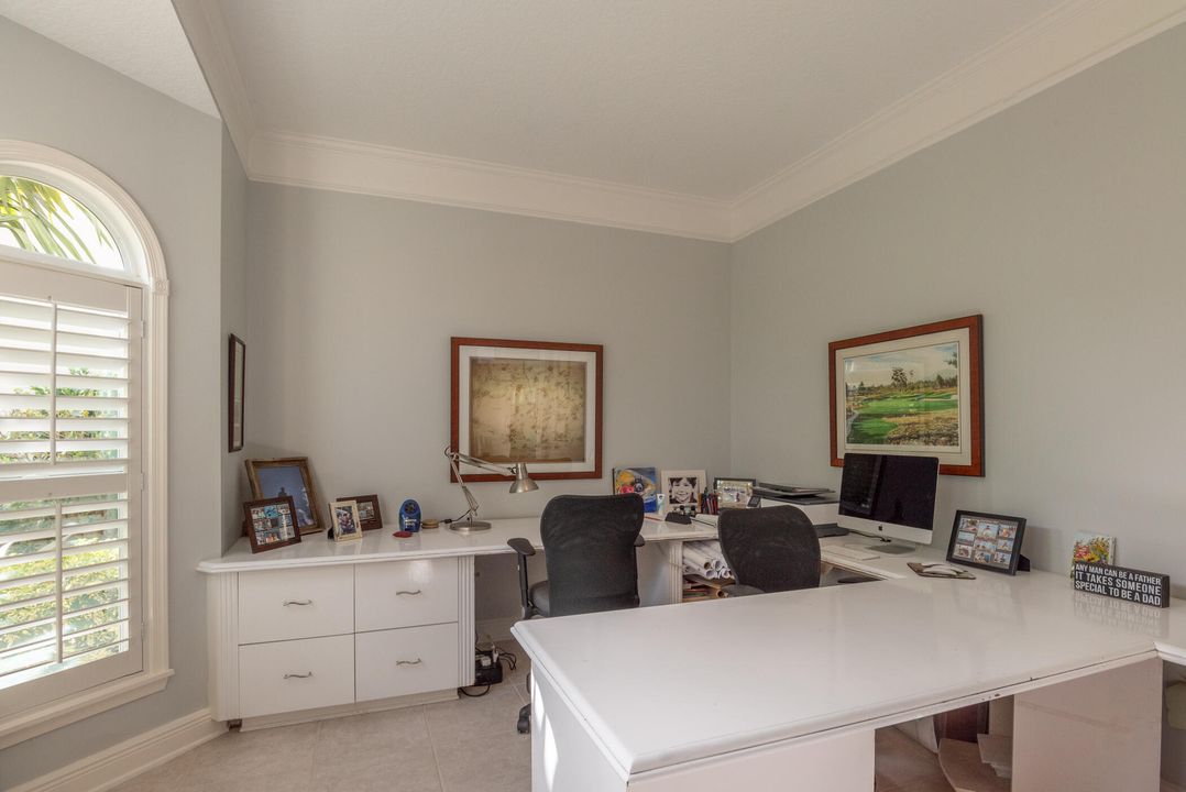 Activo con contrato: $1,299,000 (4 camas, 4 baños, 3749 Pies cuadrados)