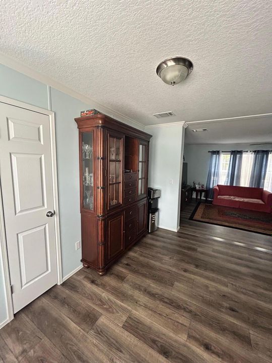 En Venta: $345,000 (3 camas, 2 baños, 1296 Pies cuadrados)