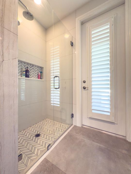 For Sale: $4,399,000 (6 beds, 5 baths, 5226 Square Feet)