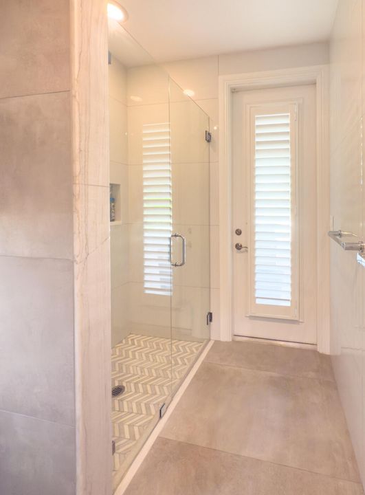 For Sale: $4,399,000 (6 beds, 5 baths, 5226 Square Feet)