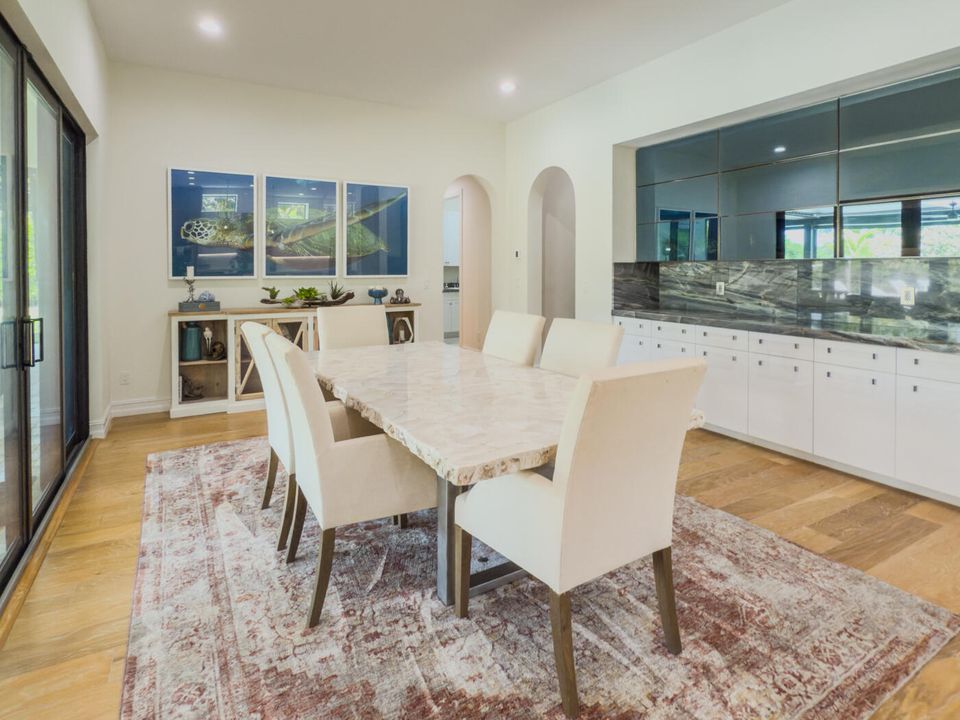 For Sale: $4,399,000 (6 beds, 5 baths, 5226 Square Feet)