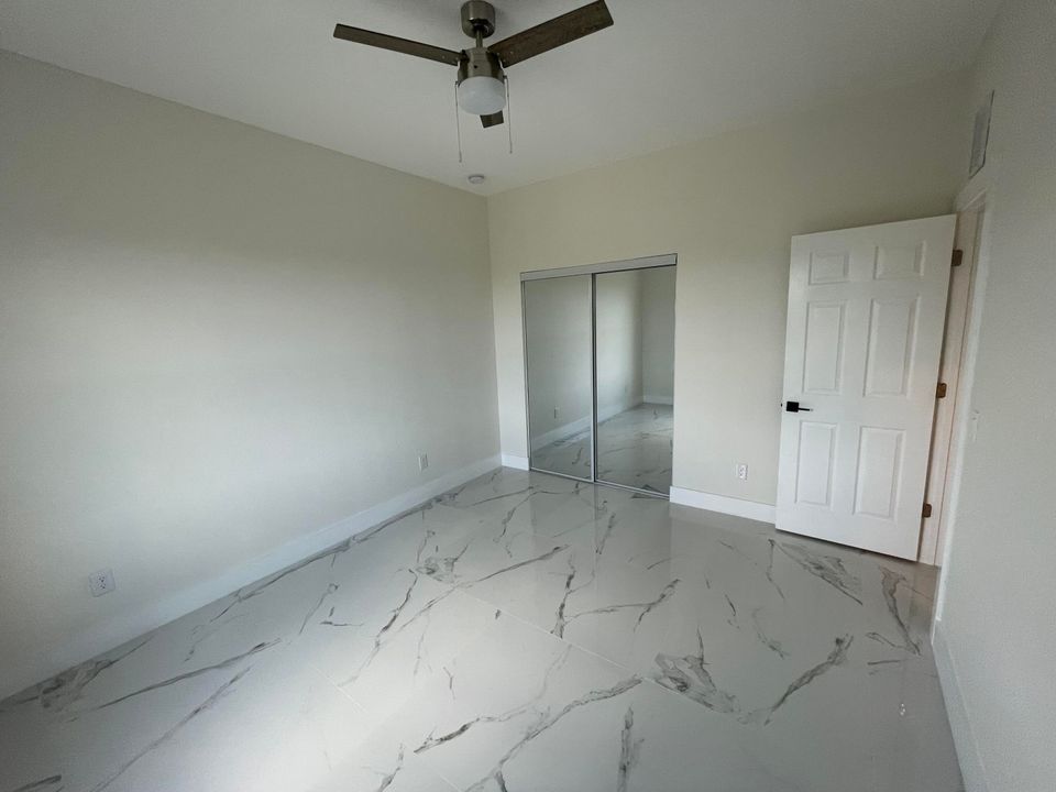 待售: $310,000 (3 贝兹, 2 浴室, 2055 平方英尺)