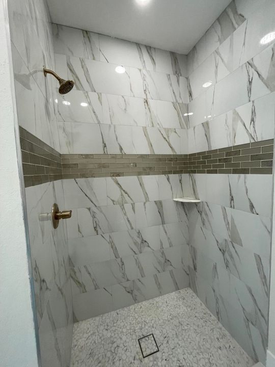 待售: $310,000 (3 贝兹, 2 浴室, 2055 平方英尺)